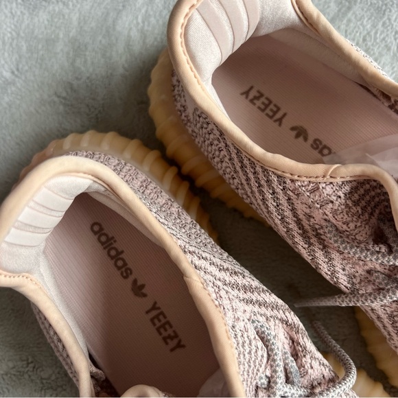 Yeezy Adidas Boost 350 V2 Knit Lace-Up Sneaker Synth Reflective Cream Pink 9.5 - Picture 13 of 16